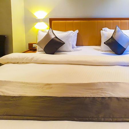 Hotel Nova Star ราชโกฎิ ภายนอก รูปภาพ