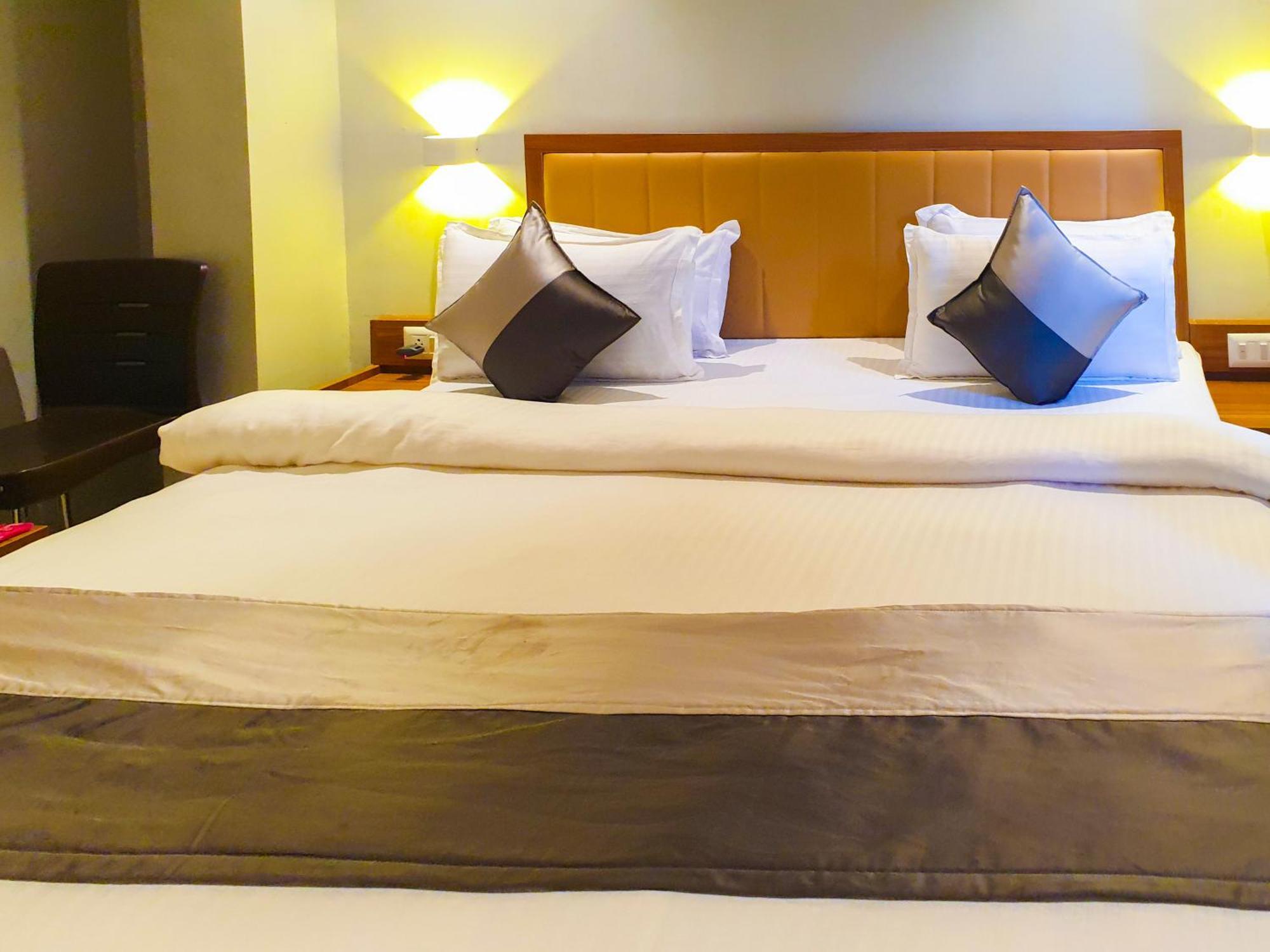 Hotel Nova Star ราชโกฎิ ภายนอก รูปภาพ