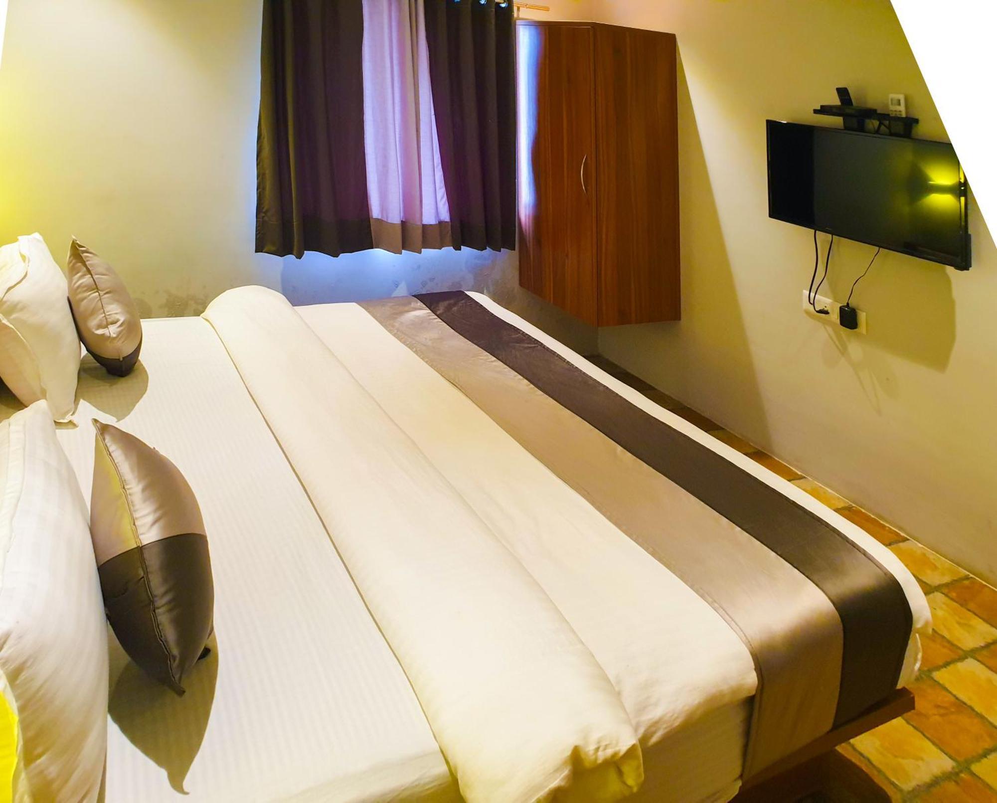 Hotel Nova Star ราชโกฎิ ภายนอก รูปภาพ